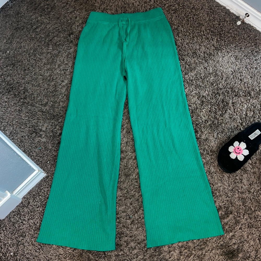 Green sweats pants